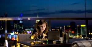 putins_kiss._marsha_at_moscow_skybar._photo_by_lars_skree